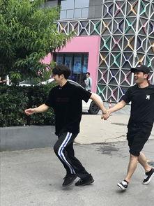 王嘉尔最新爆料新闻视频,揭秘幕后的精彩瞬间与幕后故事